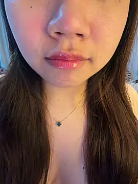 Hotellinh12 online show from 05-19-26, 04:02