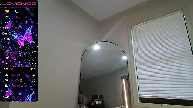 Snapshot of Milfshakecafe chatting on 09-11-25, 11:05 Milfshakecafe online show from 09-11-25, 11:05