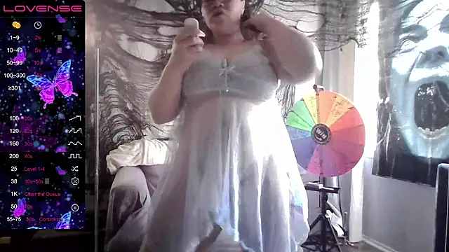 Snapshot of Milfshakecafe chatting on 10-10-25, 02:49 Milfshakecafe online show from 10-10-25, 02:49