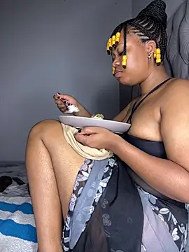 Snapshot of GoldenAss07 chatting on 01-15-25, 11:51 GoldenAss07 online show from 01-15-25, 11:51