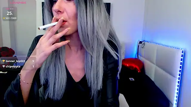 EvelynQueenn online show from 03-17-25, 09:01
