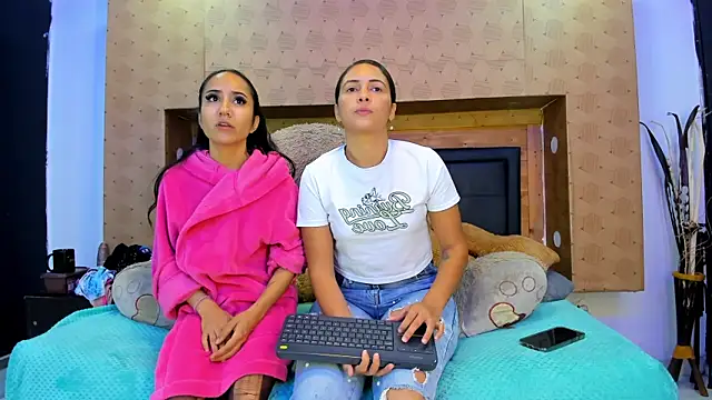 SofiAndNicol online show from 11-07-25, 10:59