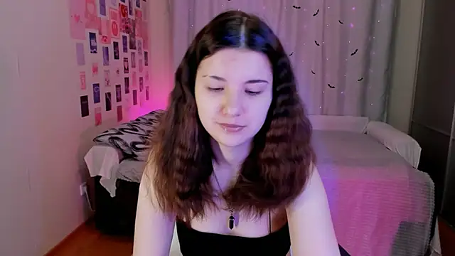 Snapshot of Vanessa_Verona chatting on 02-18-25, 08:36 Vanessa Verona online show from 02-18-25, 08:36