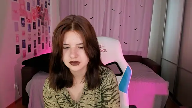 Snapshot of Vanessa_Verona chatting on 09-15-25, 05:51 Vanessa Verona online show from 09-15-25, 05:51