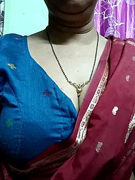Snapshot of Rosy-B chatting on 03-14-26, 10:48 Rosy-B online show from 03-14-26, 10:48