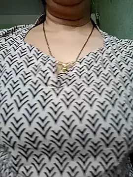 Snapshot of Rosy-B chatting on 03-15-26, 10:54 Rosy-B online show from 03-15-26, 10:54