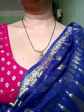 Snapshot of Rosy-B chatting on 03-17-26, 09:45 Rosy-B online show from 03-17-26, 09:45