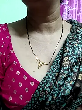 Snapshot of Rosy-B chatting on 03-19-26, 10:58 Rosy-B online show from 03-19-26, 10:58