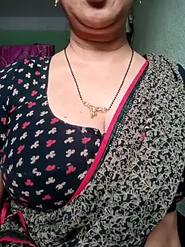 Snapshot of Rosy-B chatting on 03-24-26, 12:37 Rosy-B online show from 03-24-26, 12:37