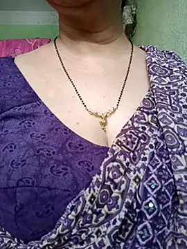 Snapshot of Rosy-B chatting on 04-03-26, 11:19 Rosy-B online show from 04-03-26, 11:19