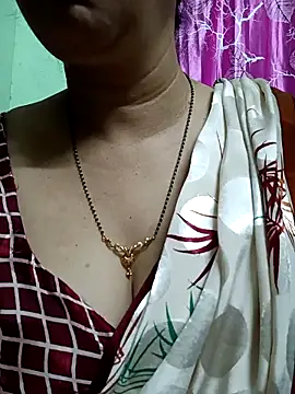 Snapshot of Rosy-B chatting on 04-04-26, 11:13 Rosy-B online show from 04-04-26, 11:13