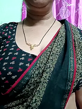 Snapshot of Rosy-B chatting on 04-13-26, 09:42 Rosy-B online show from 04-13-26, 09:42