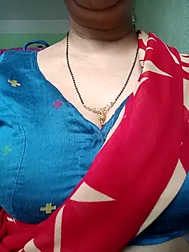 Snapshot of Rosy-B chatting on 04-20-26, 12:24 Rosy-B online show from 04-20-26, 12:24