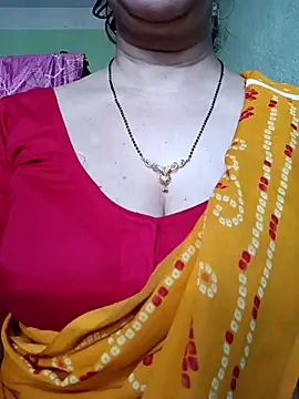 Snapshot of Rosy-B chatting on 04-23-26, 10:36 Rosy-B online show from 04-23-26, 10:36