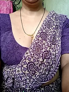 Snapshot of Rosy-B chatting on 04-29-26, 09:57 Rosy-B online show from 04-29-26, 09:57