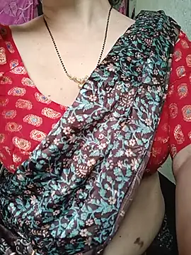 Snapshot of Rosy-B chatting on 05-15-26, 11:23 Rosy-B online show from 05-15-26, 11:23