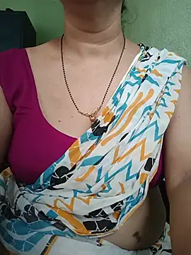 Snapshot of Rosy-B chatting on 05-27-26, 12:07 Rosy-B online show from 05-27-26, 12:07