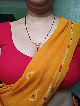 Snapshot of Rosy-B chatting on 06-17-26, 12:35 Rosy-B online show from 06-17-26, 12:35