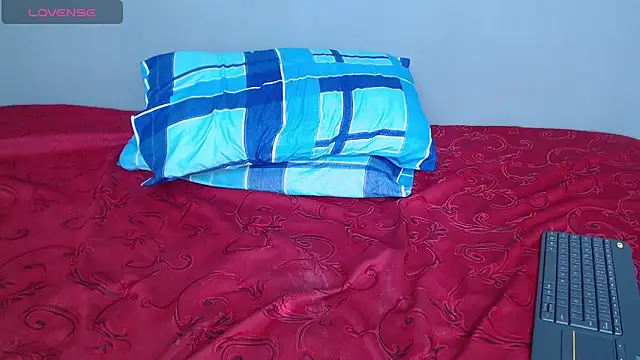 blue violette  online show from 12-29-24, 08:26