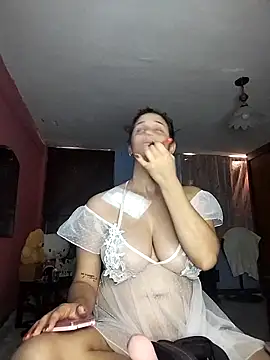 Catalinacandela online show from 02-10-26, 07:40