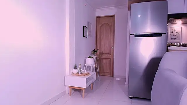 Snapshot of DannaHyde chatting on 02-18-26, 09:00 DannaHyde online show from 02-18-26, 09:00