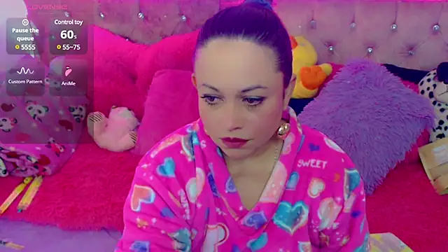 Snapshot of martina_bk chatting on 01-25-25, 02:58 martina bk online show from 01-25-25, 02:58