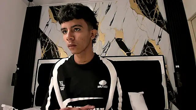 Snapshot of dikey_62 chatting on 02-15-25, 11:36 dikey 62 online show from 02-15-25, 11:36