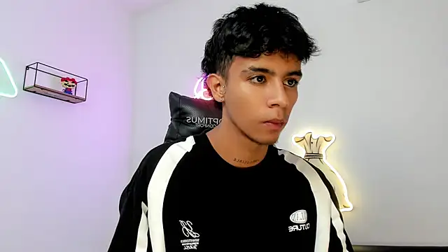 Snapshot of dikey_62 chatting on 03-11-25, 11:44 dikey 62 online show from 03-11-25, 11:44