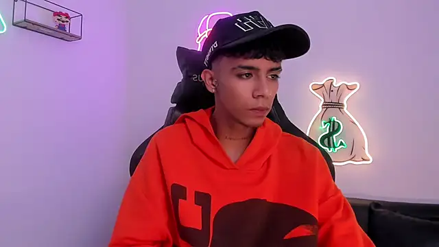 Snapshot of dikey_62 chatting on 03-14-25, 04:43 dikey 62 online show from 03-14-25, 04:43