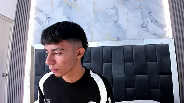 Snapshot of dikey_62 chatting on 03-15-25, 02:01 dikey 62 online show from 03-15-25, 02:01