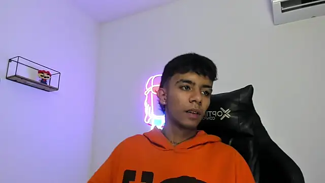 Snapshot of dikey_62 chatting on 03-19-25, 11:25 dikey 62 online show from 03-19-25, 11:25