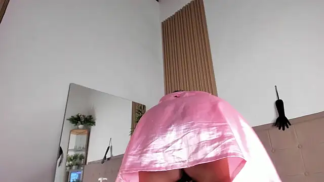 Snapshot of Natasha__Sccott chatting on 03-11-25, 01:37 Natasha Sccott online show from 03-11-25, 01:37