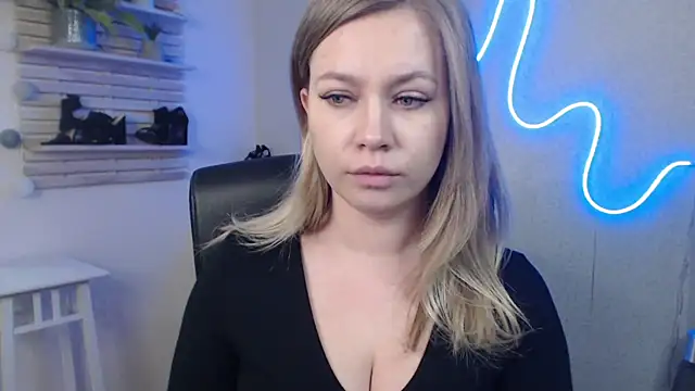 holly xglam online show from 01-03-25, 10:52