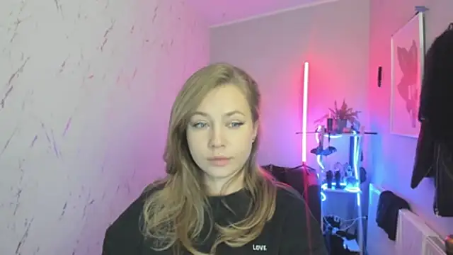 holly xglam online show from 11-27-25, 08:11