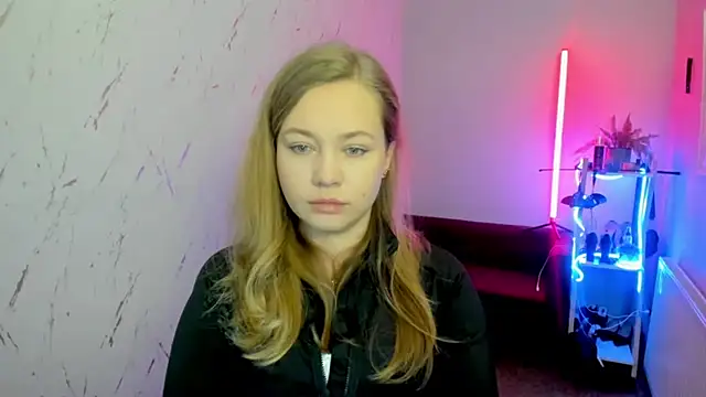 holly xglam online show from 11-30-25, 06:12