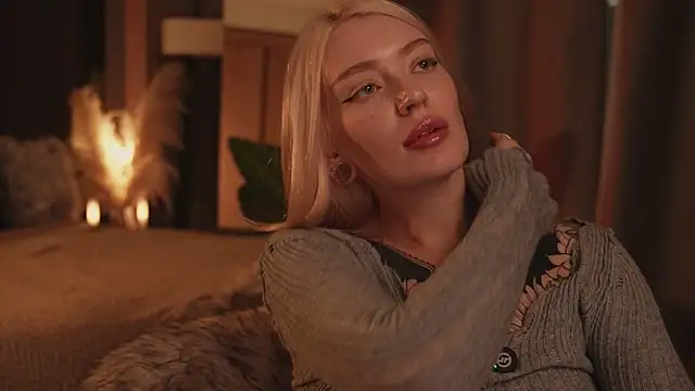 Snapshot of LinaKinky chatting on 01-29-25, 06:07 LinaKinky online show from 01-29-25, 06:07