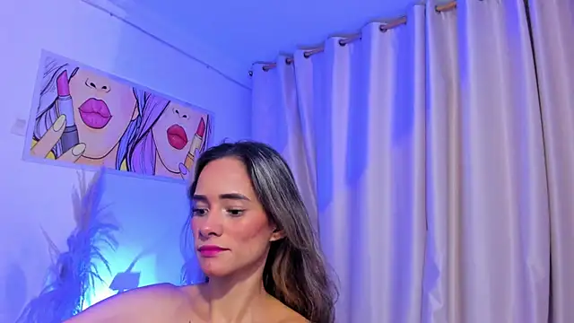Snapshot of SkiinnyAna chatting on 05-17-26, 07:43 SkiinnyAna online show from 05-17-26, 07:43