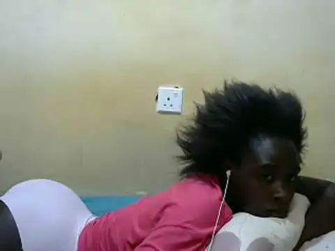 Snapshot of sweet_lily2 chatting on 02-19-25, 11:14 sweet lily2 online show from 02-19-25, 11:14