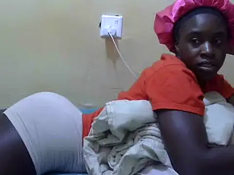 Snapshot of sweet_lily2 chatting on 03-19-25, 01:21 sweet lily2 online show from 03-19-25, 01:21