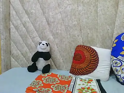 Snapshot of Sexy_Villagegal chatting on 10-18-25, 09:04 Sexy Villagegal online show from 10-18-25, 09:04