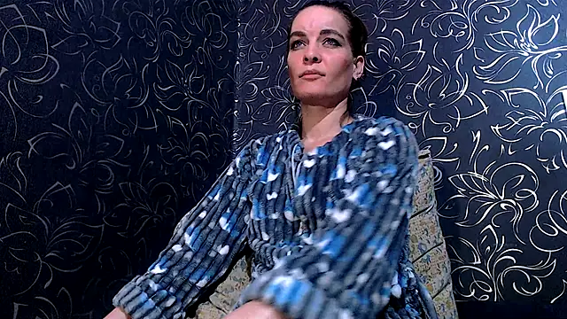 Snapshot of Strawberry_Milfa chatting on 12-19-25, 07:54 Strawberry Milfa online show from 12-19-25, 07:54