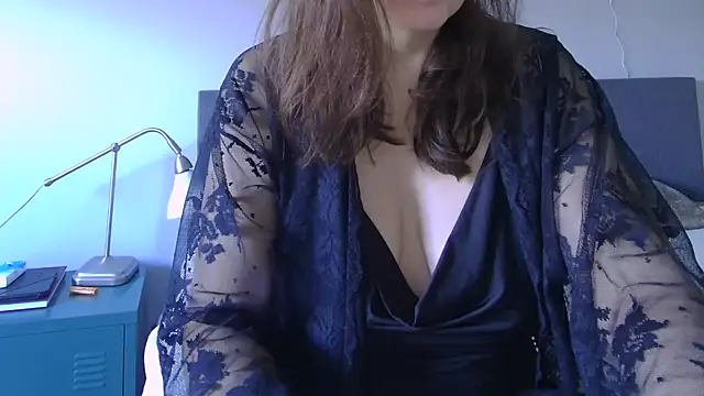 Ella Next Door online show from 02-06-25, 10:26