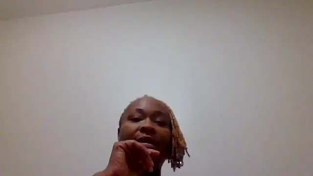 Snapshot of AllLeggs chatting on 12-21-24, 11:24 AllLeggs online show from 12-21-24, 11:24