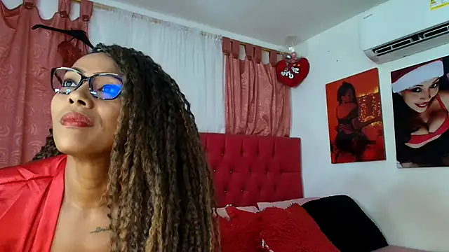 Snapshot of CandyBlackFunXXX chatting on 03-21-26, 06:18 CandyBlackFunXXX online show from 03-21-26, 06:18