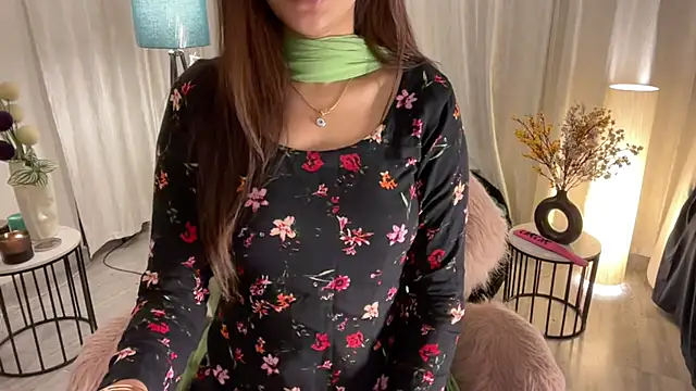 Unique-Beauty online show from 12-07-24, 01:18