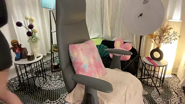 Unique-Beauty online show from 03-22-25, 02:47