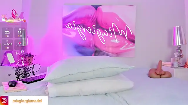 Miagiorgia  online show from 04-17-26, 03:48