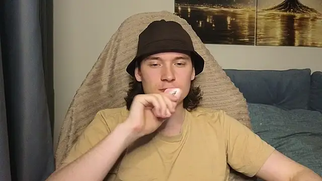 Snapshot of MoreRealAlex chatting on 06-25-26, 11:53 MoreRealAlex online show from 06-25-26, 11:53