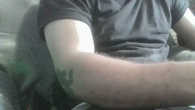 Snapshot of robeaulieu02 chatting on 02-22-25, 08:42 robeaulieu02 online show from 02-22-25, 08:42