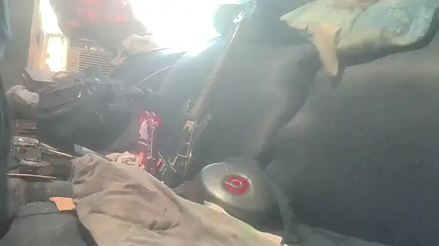 Snapshot of robeaulieu02 chatting on 10-08-25, 09:01 robeaulieu02 online show from 10-08-25, 09:01